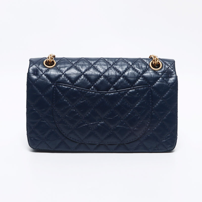 CHANEL ネイビー キルティング バッグ Chanel Blue Quilted Caviar Leather Classic Medium Double Flap Bag