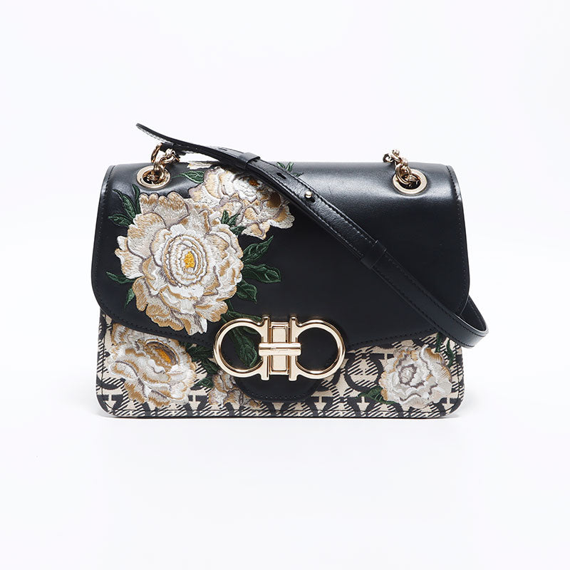 【美品✦現行】Salvatore Ferragamo　ロシャツ／ガンチーニ刺繍 フェラガモ カテゴリー - Re.Road Shop