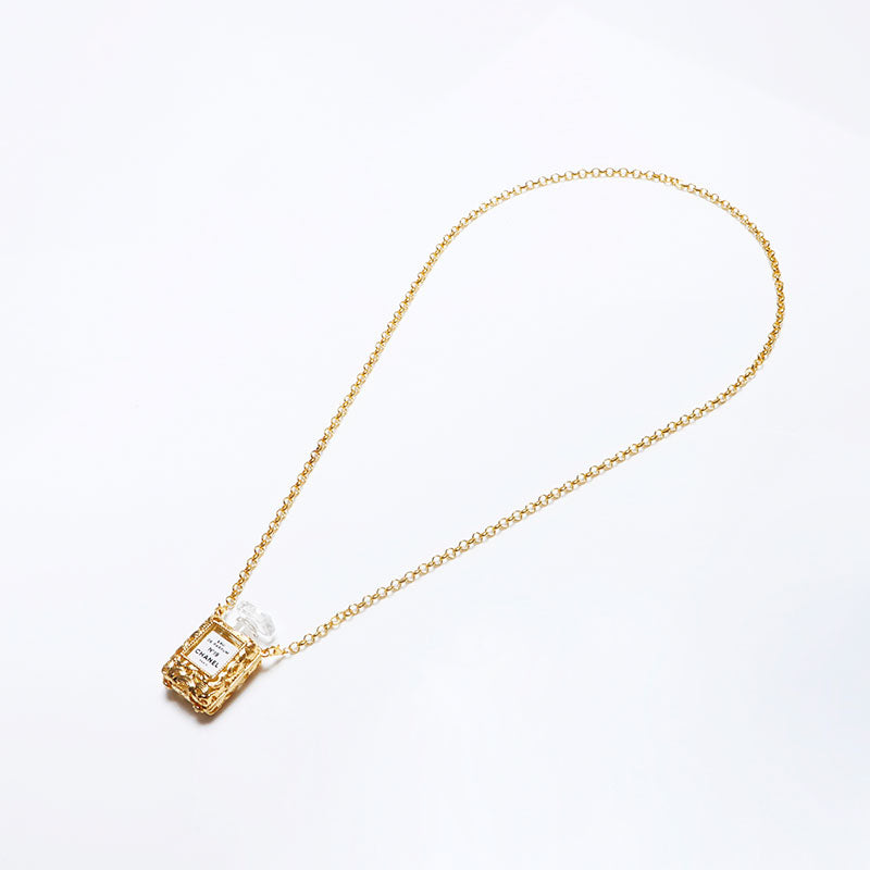 CHANEL 1990s N19 Perfume Case Necklace gold WS10694 – NUIR VINTAGE