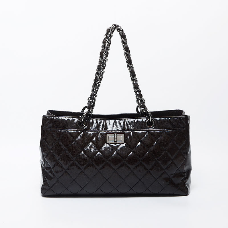 ＣＨＡＮＥＬ Chanel Express Zip Around Flap Bag - Black Crossbody Bags