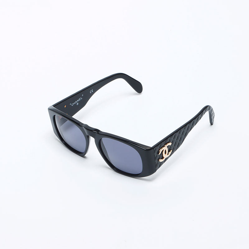 【極美品】CHANEL シャネル　ココマーク　マトラッセ　サングラス 極美品 CHANEL シャネル マトラッセ サングラス ココマーク