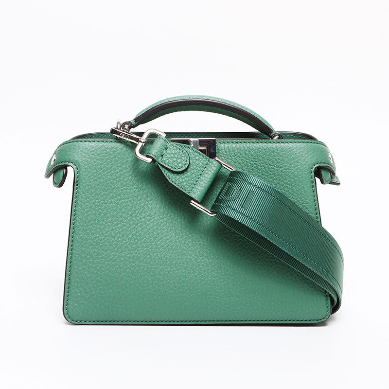 フェンディ ピーカブー アイシーユー エックスクロス 2WAY ショルダーバッグ フェンディ ピーカブー アイシーユーエックスクロス レザー 2WAY