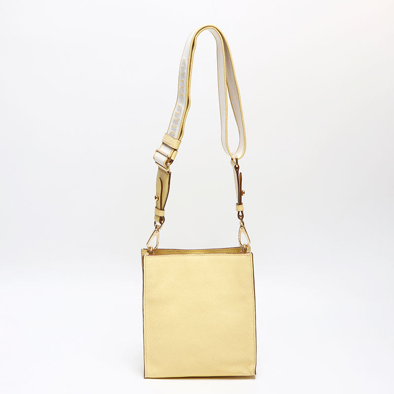 miu miu イエロー ショルダーバッグ MIU MIU（バッグ ・ イエロー/黄色系）のフリマアイテム一覧