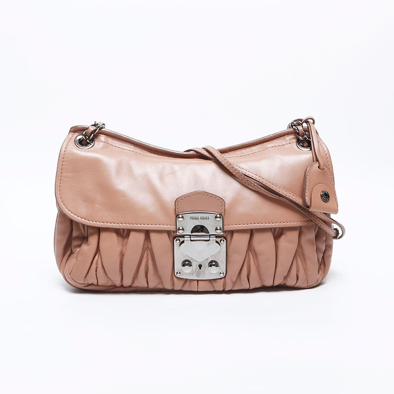 ミュウ ミュウ Miu Miu マテラッセ PATTINA レザー チェーン