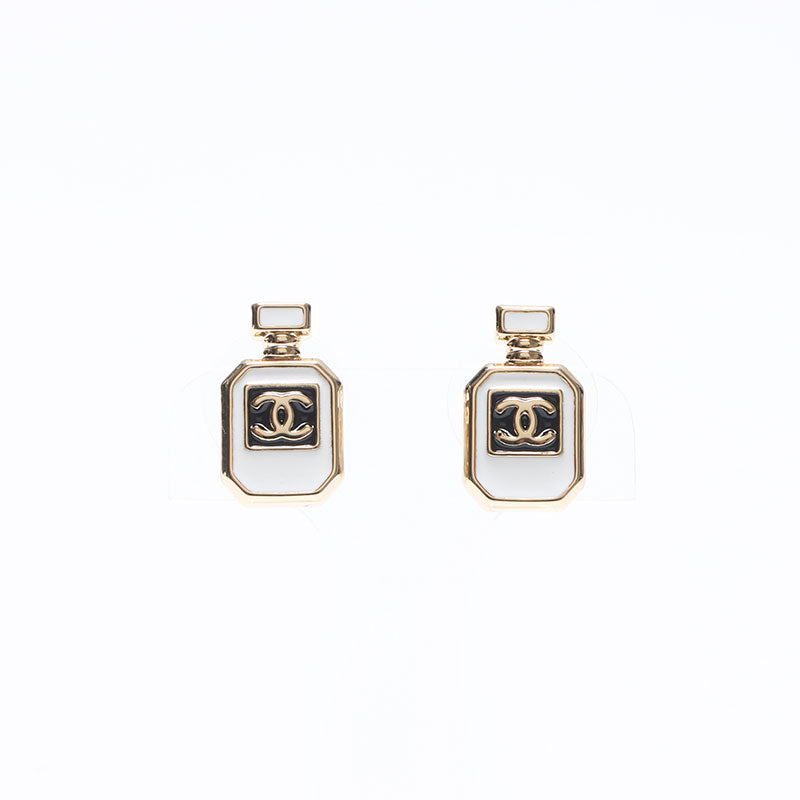 シャネル 25C 球体 ココマーク ピアス CHANEL CHANEL シャネル ココマークピアス シルバーカラー B25S