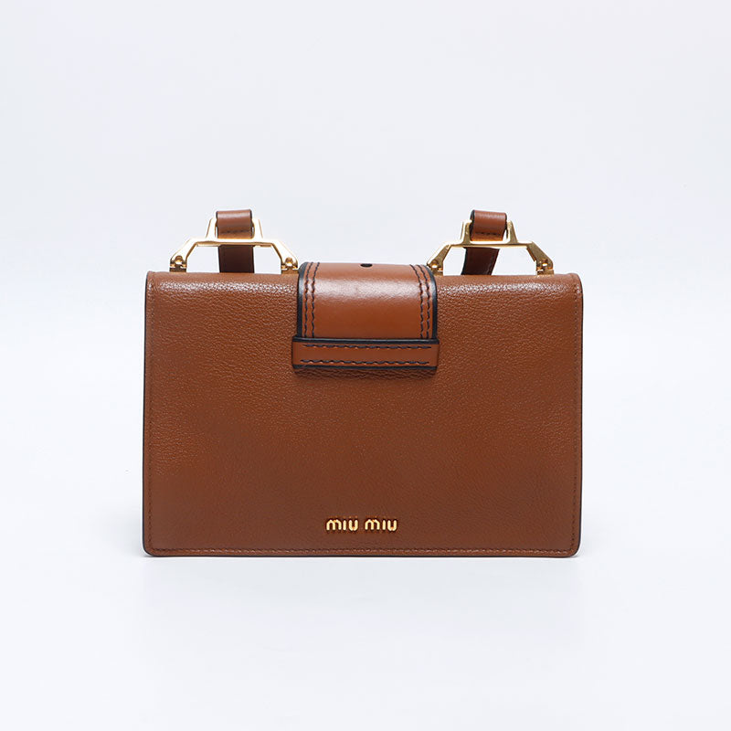 miu miu ブラウンショルダーバッグ Miu Miu Beau ショルダーバッグ | ブラウン | FARFETCH JP