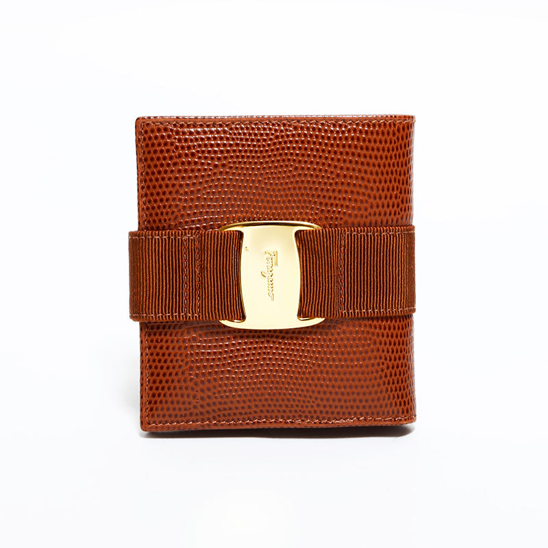 サルヴァトーレフェラガモ Salvatore Ferragamo 型押し レザー