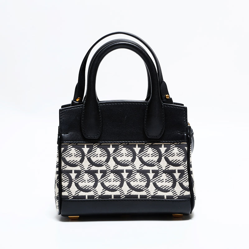 美品 Salvatore Ferragamo フェラガモ キャンバス×レザー サルヴァトーレフェラガモ Salvatore Ferragamo キャンバス