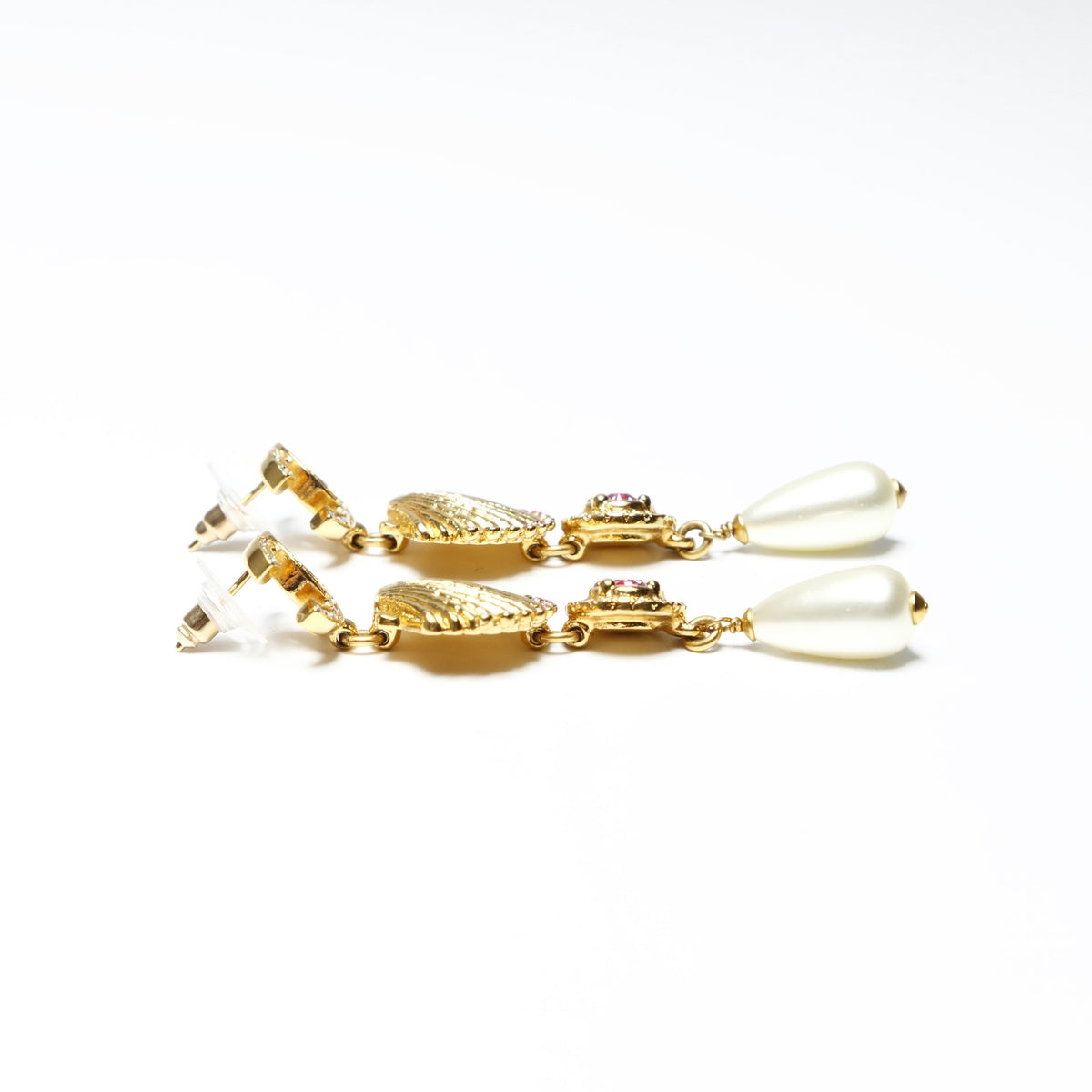 CHANEL Shell, seashell, pearl, rhinestone drop A23C 2023 Pierce