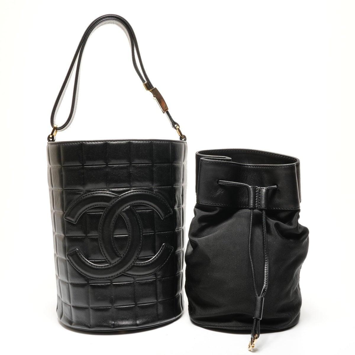 CHANEL No. 7 2002-2003 Lambskin Chocolate Bar Shoulder Bag black
