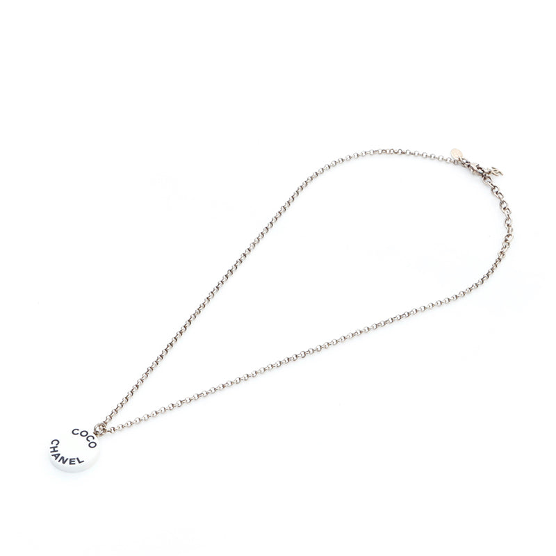 CHANEL シルバーロゴネックレス 美品】CHANEL CCマーク ロゴ ロング シルバー ネックレス - メルカリ