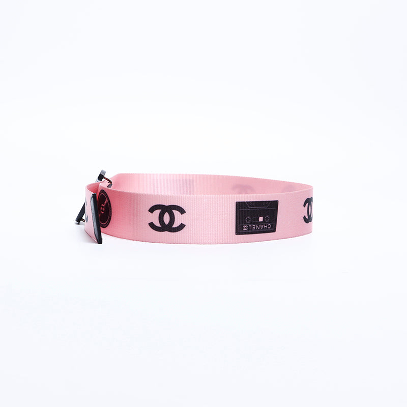 CHANEL ロゴ 入り ピンク ベルト ボックス付き 春 夏 ヴィンテージ CHANEL ロゴ 入り ピンク ベルト ボックス付き 春 夏 ヴィンテージ