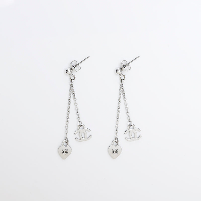 シャネル CHANEL ココマーク チェーン ピアス シルバー WS8104 – NUIR