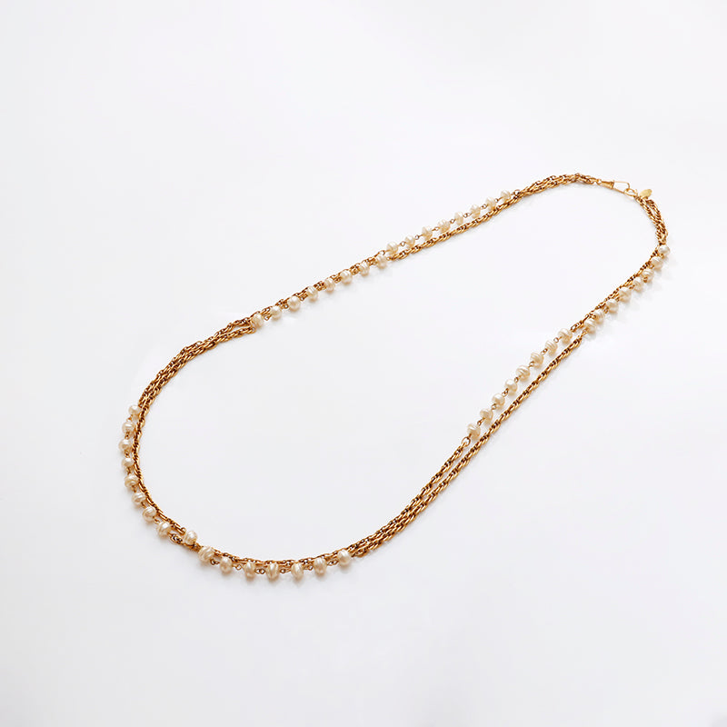 CHANEL ヴィンテージネックレス　ホワイト 今日特価】Chanel ヴィンテージネックレス 高級感溢れる一品