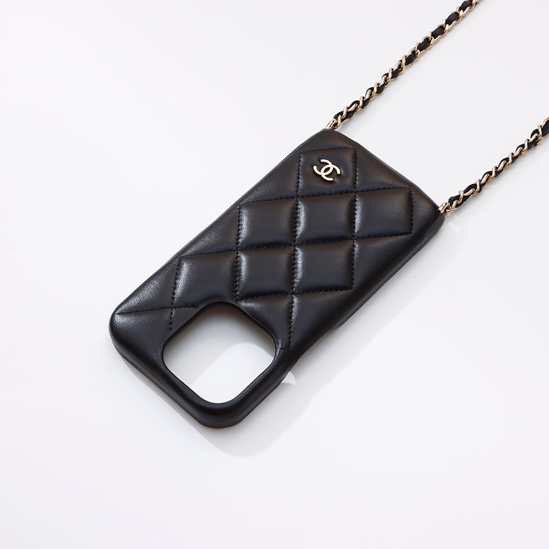 ストラップのみ　CHANEL ブラックレザー iPhone14pro Chanel iPhone14pro Matelasse Chain Shoulder iPhone Case Black