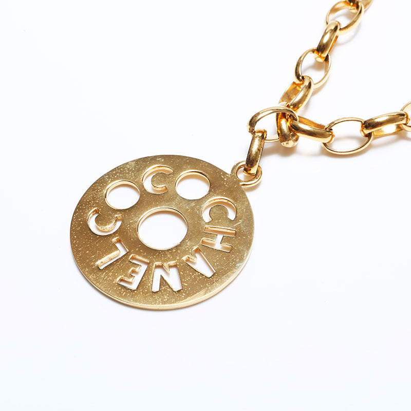 シャネル CHANEL メダリオン ジャンボ カットアウトロゴ ネックレス
