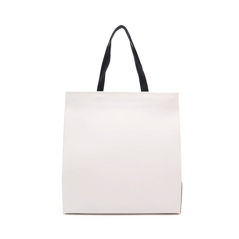 新品 VALENTINO ヴァレンティノ VLTN トートバッ ホワイト 新品 VALENTINO ヴァレンティノ VLTN トートバッ ホワイト