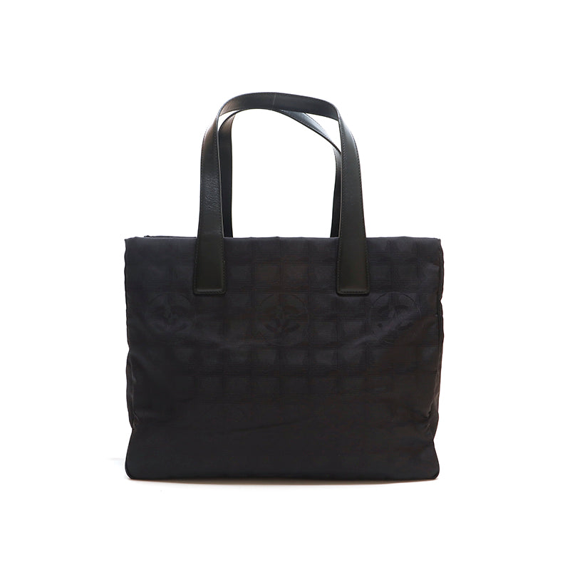 Chanel New Travel Line Tote Handbag Black P15034 – NUIR VINTAGE