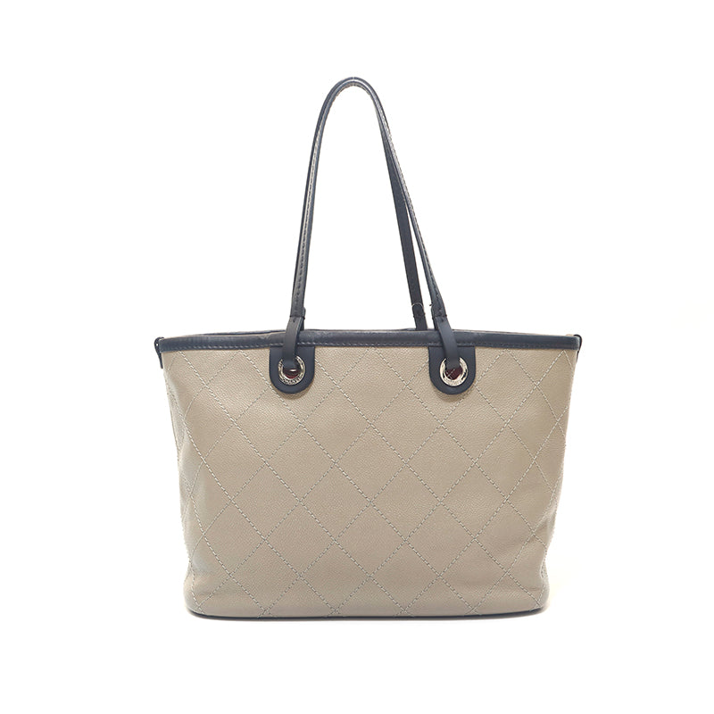 CHANEL シャネル ホワイト ビッグロゴマーク ショルダー トートバッグ 楽天市場】【バッグ】CHANEL シャネル ラバー ロゴ トートバッグ
