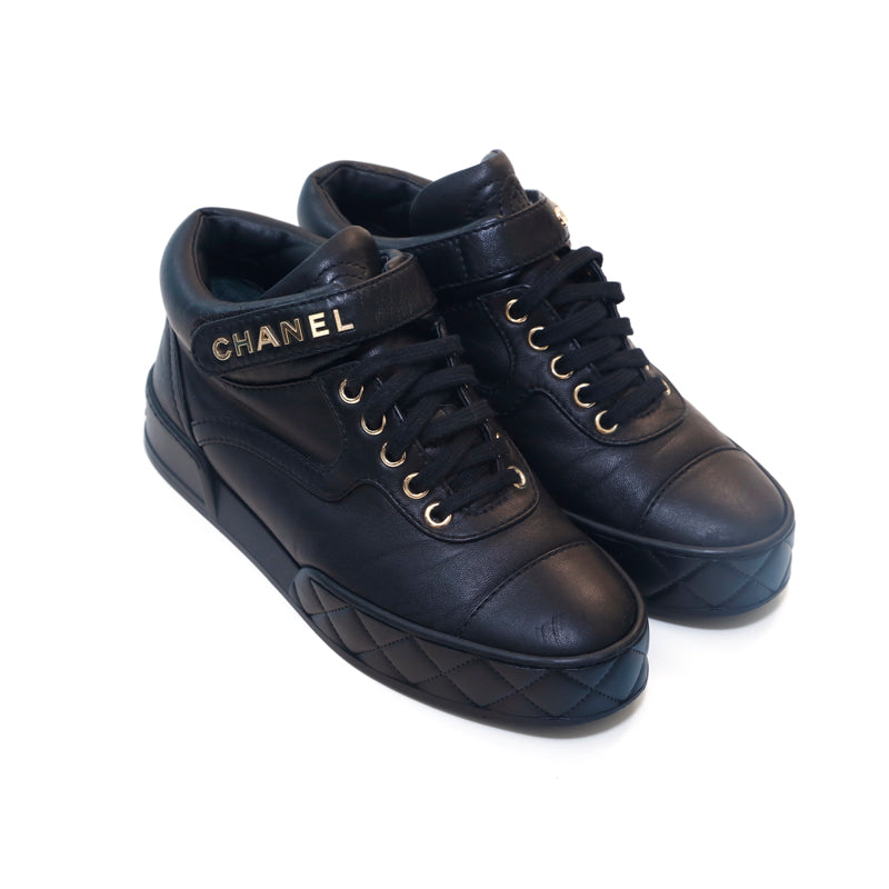 シャネル CHANEL ロゴ レザー スニーカー ブラック P15832