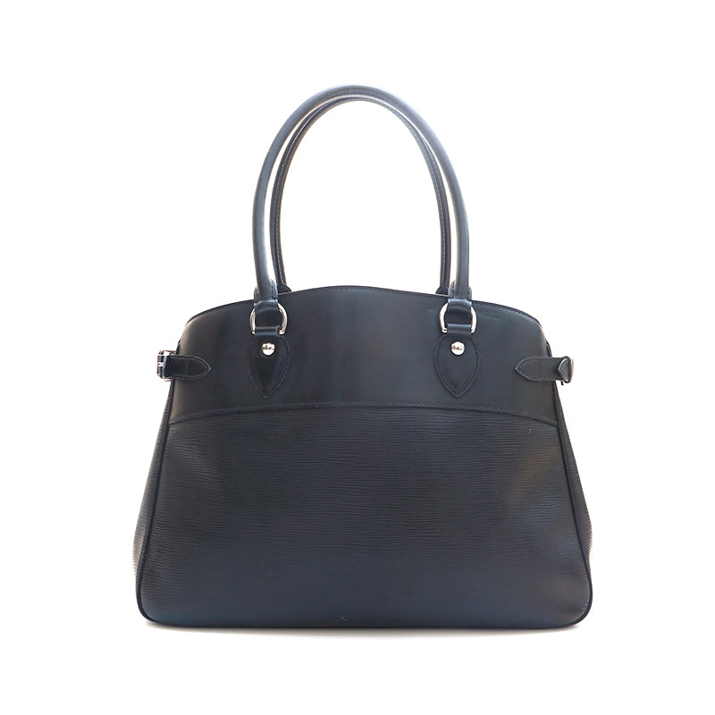 LOUIS VUITTON ルイヴィトン　エピパッシィGM ブラック系 ルイ・ヴィトン LOUIS VUITTON パッシィGM エピ ハンドバッグ ブラック