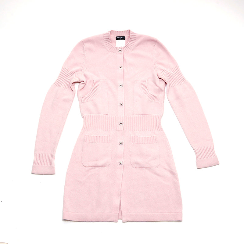 chanel pink knit dress NEW 23A CC BUTTONS MINI 34 Designed with versatile elegance 1997 Chanel by Karl Lagerfeld