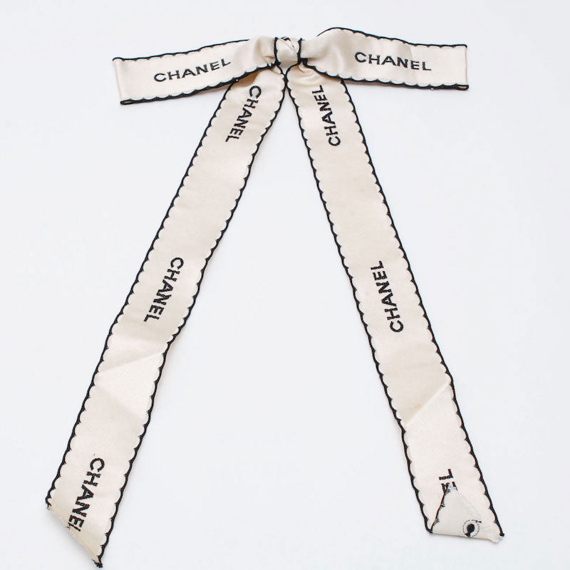 Chanel CHANEL logo ribbon brooch brooch satin ivory P0731 – NUIR VINTAGE