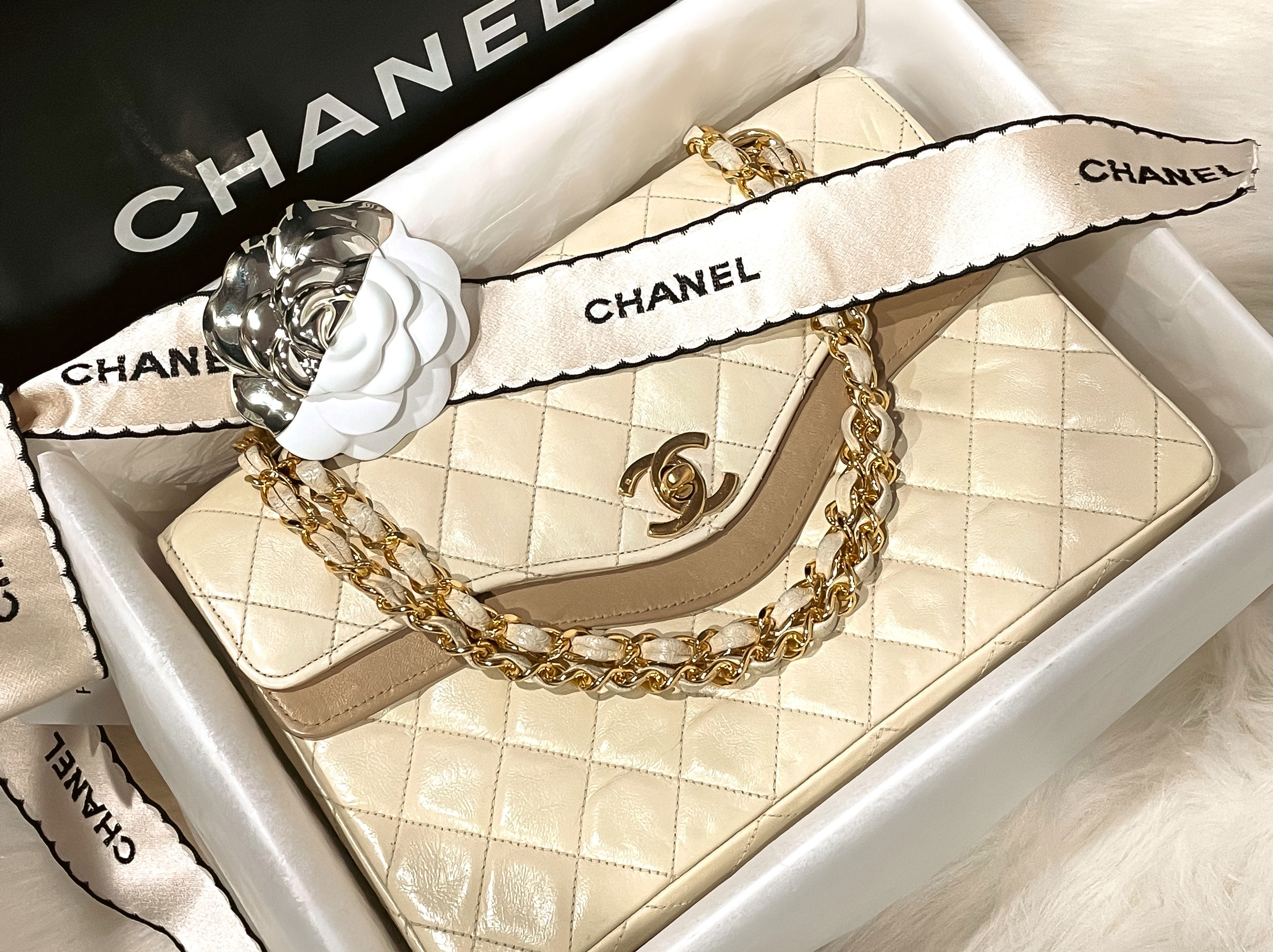 Wie unterscheidet man das Jahr des Chanel-Bags?