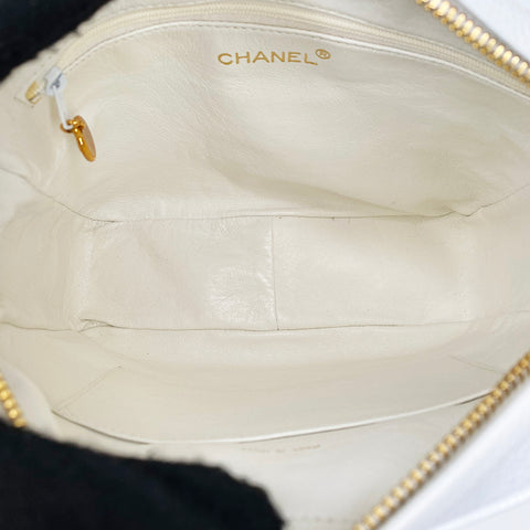 Chanel Caviar Skin Chain Shoulder Bag 1996-1997 Shoulder Bag Leather White WS1701