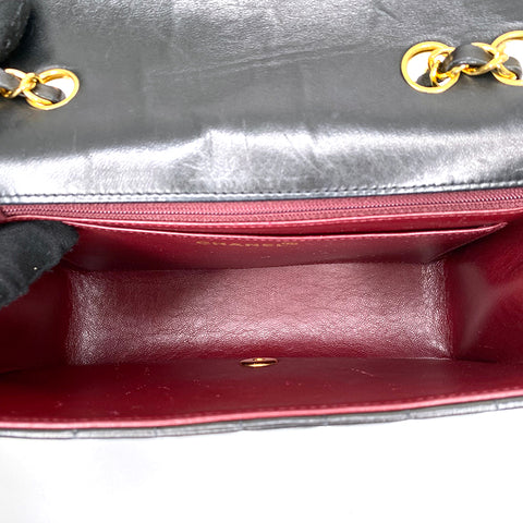 Chanel V-genähte Wain-Schulter 1986-1988 Umhängetaschen Lambskin Schwarz WS1699