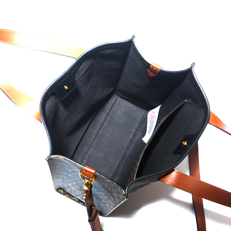 お値下げ Burberry 現行 TBモノグラム リュック レザー PVC メンズ
