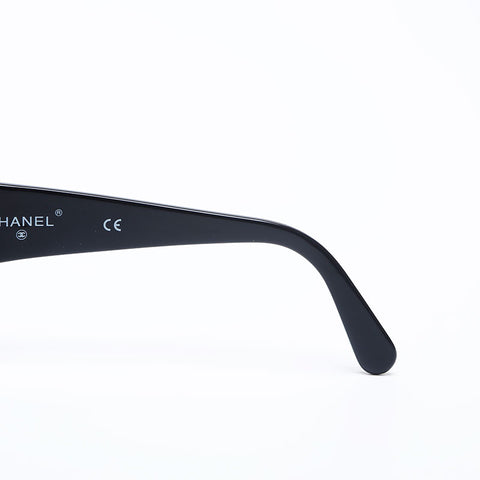 Chanel Chanel Logo Sonnenbrille Schwarz WS10001
