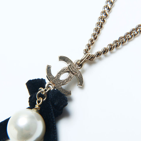 CHANEL 07C COCO Mark Ribbon Pearl Necklace gold WS10037