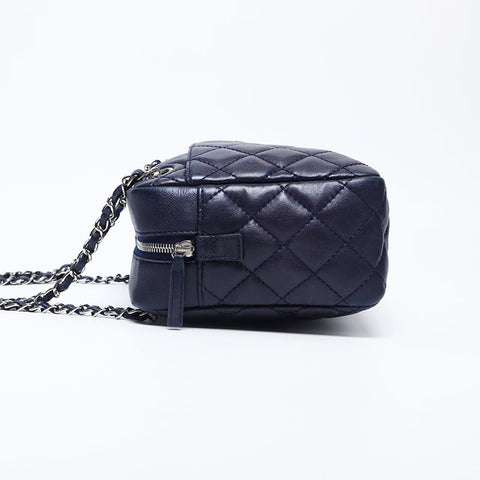 Chanel Chanel 12. Matelasse -Lambsketten -Umhängetasche Navy WS10162