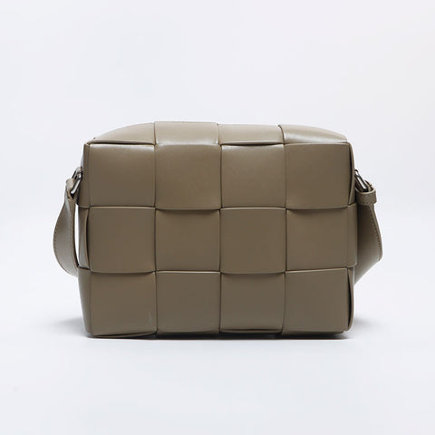 ボッテガヴェネタ BOTTEGAVENETA カセット レザー イントレチャート レザー ショルダーバッグ ベージュ WS10311