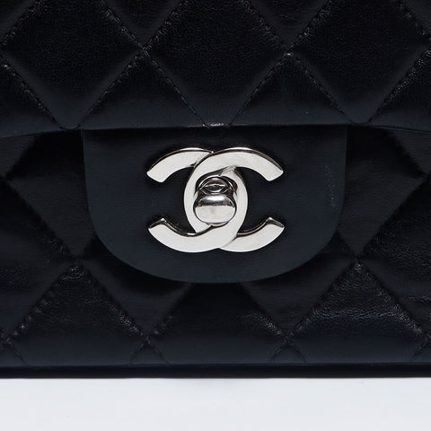 シャネル CHANEL 5番台 ダブルフラップ ダブルチェーン ラムスキン シルバー金具 ショルダーバッグ ブラック WS10562