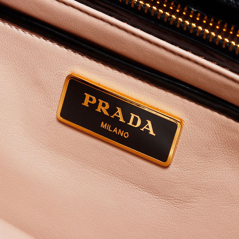 プラダ PRADA チェーン ゴールド金具 エナメル 三角ロゴタグ ショルダーバッグ ブラック WS10585