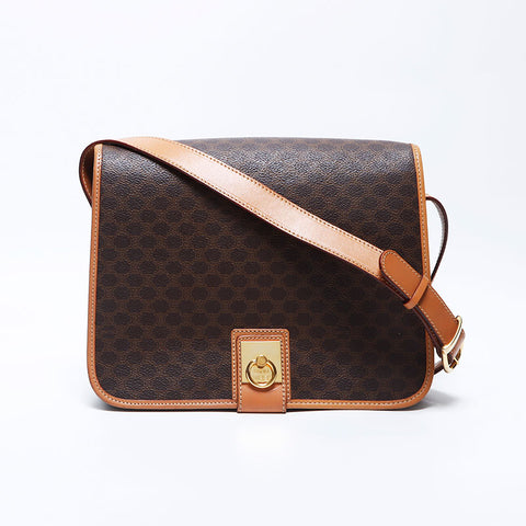 Celine Macadam PVC Trinoff徽标襟翼袋肩袋棕色WS11154