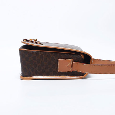 Celine Macadam PVC Trinoff徽标襟翼袋肩袋棕色WS11154