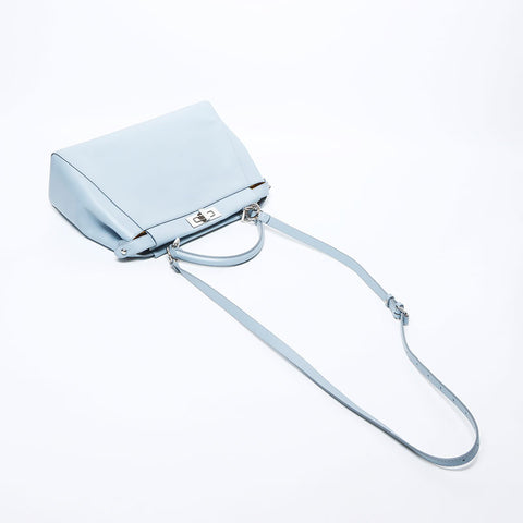 Fendi Peekaboo皮革银色金属拟合中肩袋蓝色WS11274