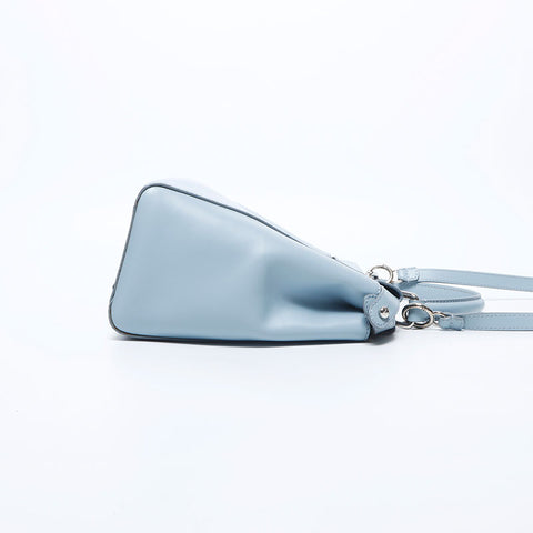 Fendi Peekaboo皮革银色金属拟合中肩袋蓝色WS11274