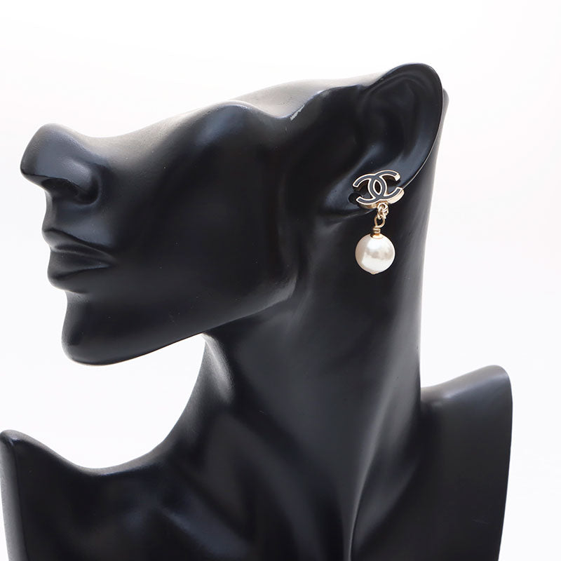 CHANEL シャネル クリスタル ロゴイヤリング（06A） CHANEL シャネル クリスタル ロゴイヤリング（06A）