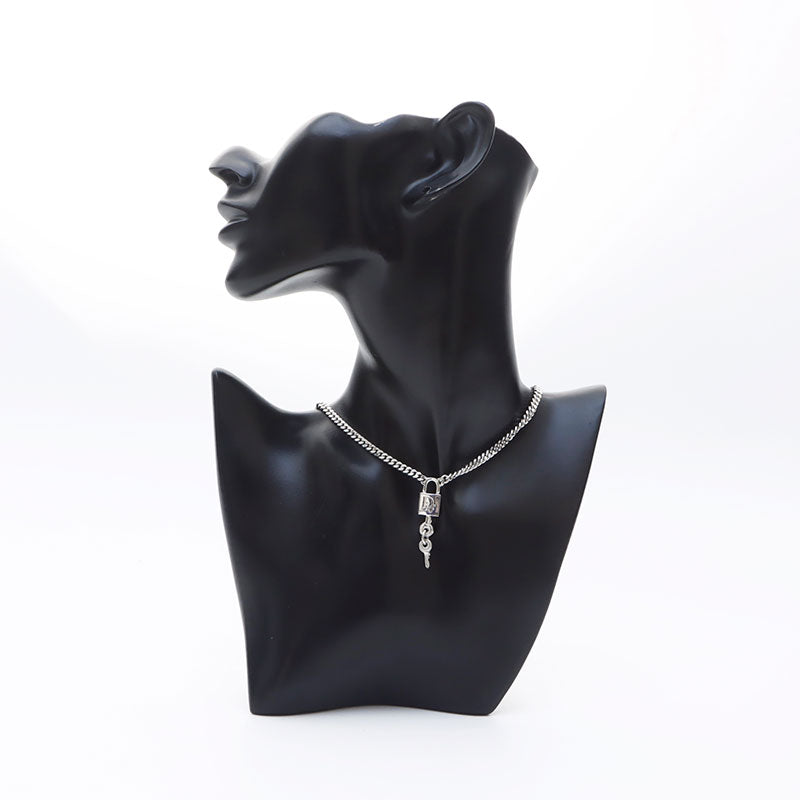 クリスチャンディオール Christian Dior 南京錠 モチーフ