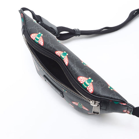 Gucci Bee GG Supreme Bee Print肩带黑色WS11658