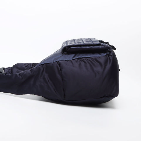 Chanel Chanel n ° 9 Ligne sportive épaule argentée en métal marécageux Sac épaule Navy WS11684