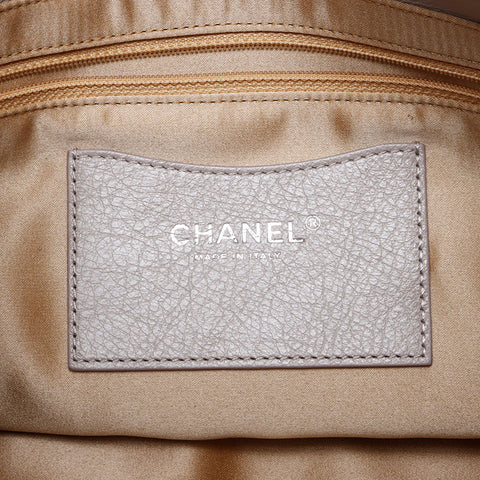 Chanel Chanel 15系列野生针迹可可标记在路肩袋米色WS11728