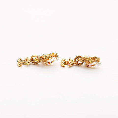Chanel Chanel 03a Coco Mark Lava Boucles d'oreilles Gold WS11758