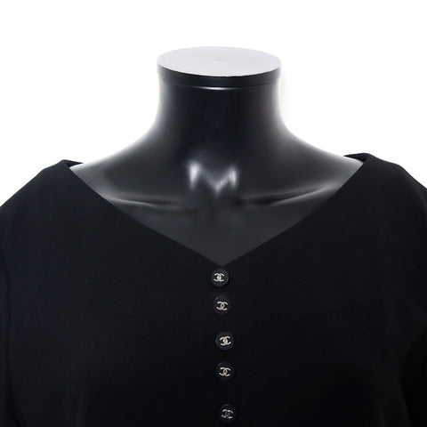 Chanel Chanel Taille: 42 Coco Button 96p Sleeve courte 1996 Robe noire WS11850