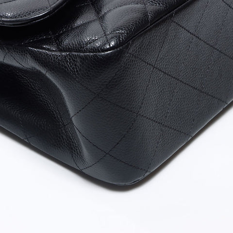 Chanel Decamatelasse巨型鱼子酱皮肤双襟翼30银色硬件肩带黑色WS11907