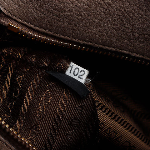 Prada Leather 2-Way徽标手提袋米色WS11945